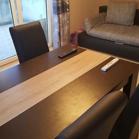 Apartments Lena Sutomiscica Екстериор снимка